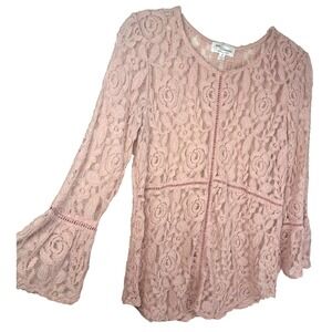Eve & Maddie Lace Top Women's Small Babydoll Bell Sleeve Soft Pink‎ Fairy Floral